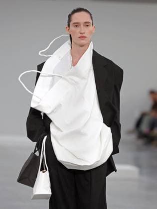 PFW - Issey Miyake Runway A model walks the runway during the Issey Miyake Womenswear Fall Winter 2025-2026 show as part of Paris Fashion, on March 7, 2025 in Paris, France. Photo by Alain-Gil Gonzalez ABACAPRESS.COM Paris France  Copyright: xGonzalezxAlain-Gil ABACAx