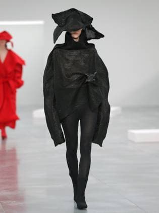 PFW - Issey Miyake Runway A model walks the runway during the Issey Miyake Womenswear Fall Winter 2025-2026 show as part of Paris Fashion, on March 7, 2025 in Paris, France. Photo by Alain-Gil Gonzalez ABACAPRESS.COM Paris France  Copyright: xGonzalezxAlain-Gil ABACAx