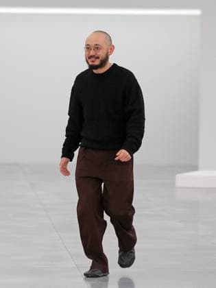 PFW - Issey Miyake Runway Fashion designer Satoshi Kondo walks the runway during the Issey Miyake Womenswear Fall Winter 2025-2026 show as part of Paris Fashion, on March 7, 2025 in Paris, France. Photo by Alain-Gil Gonzalez ABACAPRESS.COM Paris France  Copyright: xGonzalezxAlain-Gil ABACAx