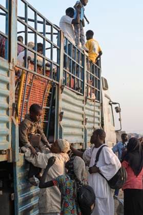South Sudan, refugees of war in Sudan SOUTH SUDAN, Upper Nile state, town Renk, UNHCR New Transit Center for by the Sudan war displaced people, daily arrival of up to 2000 new refugees and returnees *** SÜDSUDAN, Upper Nile state, Stadt Renk, UNHCR New Transit Camp Flüchtlingslager, Flüchtlinge aus dem Sudan suchen Schutz vor dem Krieg, täglich Ankunft von bis zu 2000 neuer Flüchtlinge und Rückkehrer Renk Upper Nile South-Sudan