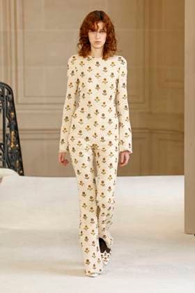 Giambattista Valli Ready to wear fall winter 2025 26 Paris March 2005 Giambattista Valli Ready to wear fall winter 2025 26 Paris March 2005, Credit:Zeppelin Avalon  Copyright: xZeppelinx xAvalonx 0973647811