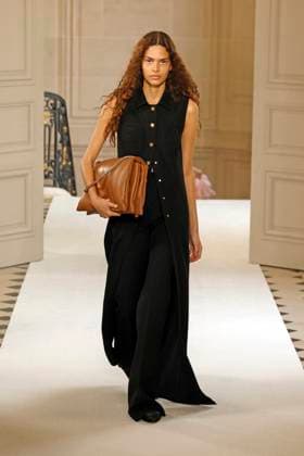 Giambattista Valli Ready to wear fall winter 2025 26 Paris March 2005 Giambattista Valli Ready to wear fall winter 2025 26 Paris March 2005, Credit:Zeppelin Avalon  Copyright: xZeppelinx xAvalonx 0973648119