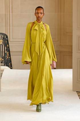 Giambattista Valli Ready to wear fall winter 2025 26 Paris March 2005 Giambattista Valli Ready to wear fall winter 2025 26 Paris March 2005, Credit:Zeppelin Avalon  Copyright: xZeppelinx xAvalonx 0973648665