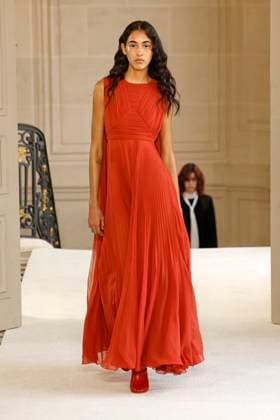 Giambattista Valli Ready to wear fall winter 2025 26 Paris March 2005 Giambattista Valli Ready to wear fall winter 2025 26 Paris March 2005, Credit:Zeppelin Avalon  Copyright: xZeppelinx xAvalonx 0973649131