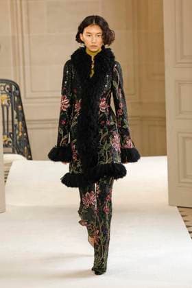 Giambattista Valli Ready to wear fall winter 2025 26 Paris March 2005 Giambattista Valli Ready to wear fall winter 2025 26 Paris March 2005, Credit:Zeppelin Avalon  Copyright: xZeppelinx xAvalonx 0973649630
