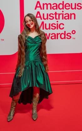 20250307 Red Carpet Verleihung 25. Amadeus Austrian Music Awards WIEN, OESTERREICH - 07. MAERZ: Preistraegerin des 25. Amadeus Austria Music Awards 2025 in der Kategorie -FM4 Award 2025- Solo-Musikerin Anja Sodnikar alias Sodl nach der Verleihung des 25. Amadeus Austria Music Awards 2025 in der MARX Halle am 07. Maerz 2025 in Wien, Oesterreich. 250307_SEPA_17_030 Copyright: xIsabellexOuvrardx SEPAxMedia