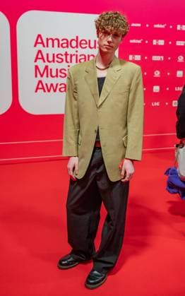 20250307 Red Carpet Verleihung 25. Amadeus Austrian Music Awards WIEN, OESTERREICH - 07. MAERZ: Musiker und Songwriter Jacob Mayer alias Jacob Elias bei seiner Ankunft am Redcarpet anlaesslich der Verleihung des 25. Amadeus Austria Music Awards 2025 in der MARX Halle am 07. Maerz 20253 in Wien, Oesterreich. 250307_SEPA_17_064 Copyright: xIsabellexOuvrardx SEPAxMedia