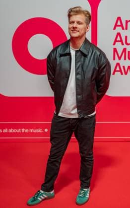 20250307 Red Carpet Verleihung 25. Amadeus Austrian Music Awards WIEN, OESTERREICH - 07. MAERZ: Oesterreichisch-islaendischer Musiker, Teilnehmer der Castingshow -Die grosse Chance 2014- Thorsteinn Einarsson bei seiner Ankunft am Redcarpet anlaesslich der Verleihung des 25. Amadeus Austria Music Awards 2025 in der MARX Halle am 07. Maerz 20253 in Wien, Oesterreich. 250307_SEPA_17_082 Copyright: xIsabellexOuvrardx SEPAxMedia