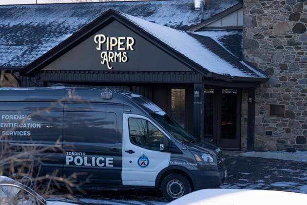 March 8, 2025, Toronto, On, Canada: Police work the scene of a shooting at a pub that left 12 people injured, including six with gunshot wounds, in Toronto, on Saturday, March 8, 2025. Toronto Canada  - ZUMAc35_ 20250308_zaf_c35_008 Copyright: xArlynxMcadoreyx