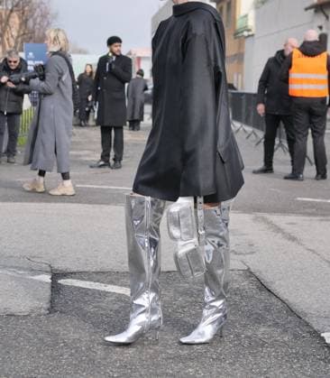 Among the guests of the Milanese catwalks and events, here is a parade of boots through the streets of the city. In step with the trends. Here are the 5 most popular boots of the season: Rodeo, High and soft, sock effect, lace-up, Kitten heel Milan Milan Italy  Copyright: xIPA ABACAx