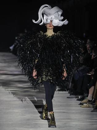 PFW - Noir Kei Ninomiya Runway A model walks the runway during the Noir Kei Ninomiya Womenswear Fall Winter 2025-2026 show as part of Paris Fashion, on March 8, 2025 in Paris, France. Photo by Alain-Gil Gonzalez ABACAPRESS.COM Paris France  Copyright: xGonzalezxAlain-Gil ABACAx