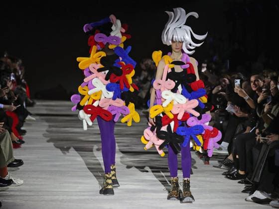 PFW - Noir Kei Ninomiya Runway A model walks the runway during the Noir Kei Ninomiya Womenswear Fall Winter 2025-2026 show as part of Paris Fashion, on March 8, 2025 in Paris, France. Photo by Alain-Gil Gonzalez ABACAPRESS.COM Paris France  Copyright: xGonzalezxAlain-Gil ABACAx
