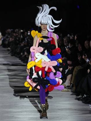 PFW - Noir Kei Ninomiya Runway A model walks the runway during the Noir Kei Ninomiya Womenswear Fall Winter 2025-2026 show as part of Paris Fashion, on March 8, 2025 in Paris, France. Photo by Alain-Gil Gonzalez ABACAPRESS.COM Paris France  Copyright: xGonzalezxAlain-Gil ABACAx