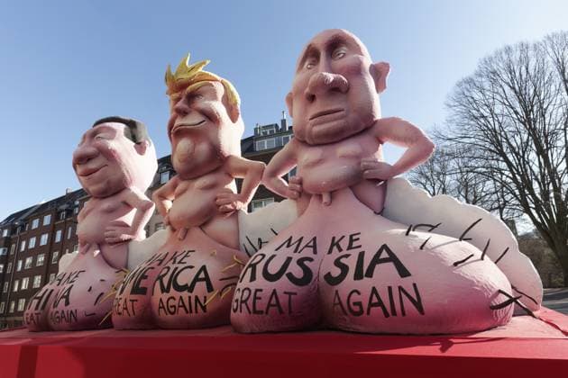 Autokraten Trump, Putin und Xi mit großen Hodensäcken, Make America, Russia, China Great Again, Pappmaché-Figuren, Mottowagen von Jacques Tilly, Rosenmontagszug 2025, Düsseldorf, Rheinland, Nordrhein-Westfalen, Deutschland, Europa Autocrats Trump, Putin and Xi with big scrotums, Make America, Russia, China Great Again, papier-mâché figures, theme float by Jacques Tilly, Rosenmontagszug 2025, Düsseldorf, Rhineland, North Rhine-Westphalia, Germany, Europe Copyright: imageBROKER KarlxF.xSchöfmann iblkas12848177.jpg