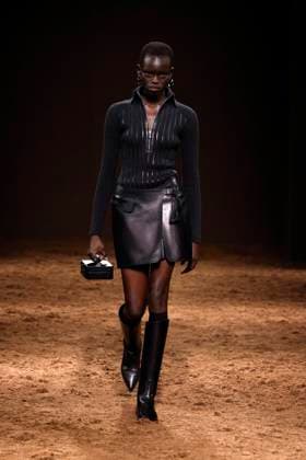 HERMES Ready to wear fall winter 2025 26 Paris March 2005 HERMES Ready to wear fall winter 2025 26 Paris March 2005, Credit:Zeppelin Avalon  Copyright: xZeppelinx xAvalonx 0973819591