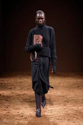 HERMES Ready to wear fall winter 2025 26 Paris March 2005 HERMES Ready to wear fall winter 2025 26 Paris March 2005, Credit:Zeppelin Avalon  Copyright: xZeppelinx xAvalonx 0973819893