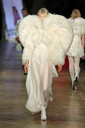 McQueen Ready to wear fall winter 2025 26 Paris March 2005 McQueen Ready to wear fall winter 2025 26 Paris March 2005, Credit:Zeppelin Avalon  Copyright: xZeppelinx xAvalonx 0973965134