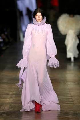 McQueen Ready to wear fall winter 2025 26 Paris March 2005 McQueen Ready to wear fall winter 2025 26 Paris March 2005, Credit:Zeppelin Avalon  Copyright: xZeppelinx xAvalonx 0973965200