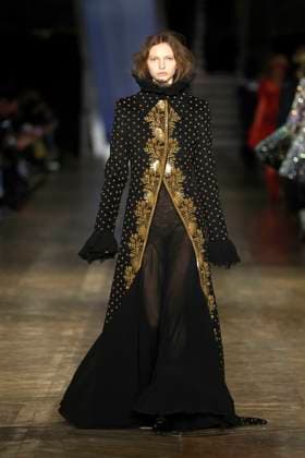 McQueen Ready to wear fall winter 2025 26 Paris March 2005 McQueen Ready to wear fall winter 2025 26 Paris March 2005, Credit:Zeppelin Avalon  Copyright: xZeppelinx xAvalonx 0973965697
