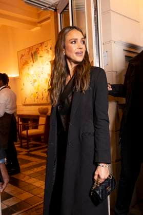 Celebrities arrive at the Frame dinner at Chateau Voltaire during Paris Fashion Week PFW Jessica Alba Celebrities arrive at the Frame dinner at Chateau Voltaire during Paris Fashion Week PFW on March 8, 2025 Pierre Perusseau Tiziano da Silva Bestimage Celebrities arrive at the Frame dinner at Chateau Voltaire during Paris Fashion Week PFW on March 8, 2025 Paris France  Copyright: xTizianoxDaxSilvax-xPierrexPerusseaux xBestimagexTizianoxDaxSilvax-xPierrexPerusseaux xBestimagex