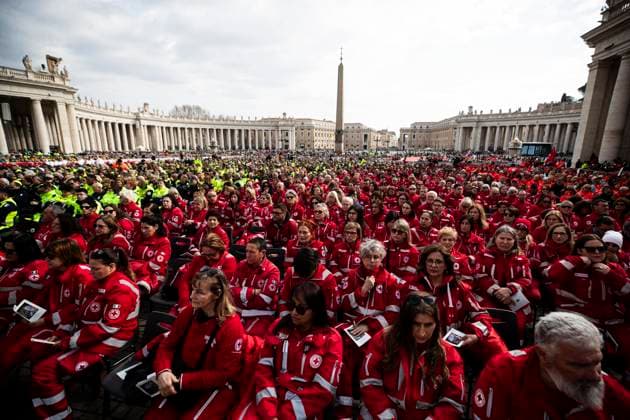 Bilder des Jahres 2025, News 03 März News Themen der Woche KW10 News Bilder des Tages March 9, 2025, Vatican City, ITALY: Volunteers attend the Holy Mass for the Jubilee of the World of Volunteering presided over by Cardinal Michael Czerny, Prefect of the Dicastery for Promoting Integral Human Development , duringpresides, in Saint Peter s Square, in Vatican City, 09 March 2025. ANSA ANGELO CARCONI Vatican City ITALY  - ZUMAa110 20250309_zaf_a110_041 Copyright: xAngeloxCarconix