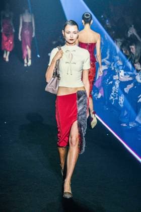 PFW - Georges Hobeika Runway - Paris A model walks the runway during the Georges Hobeika Womenswear Fall Winter 2025-2026 show as part of Paris Fashion Week at Palais De Tokyo in Paris, France, on March 08, 2025. Photo by Shootpix ABACAPRESS.COM Paris France  Copyright: xShootpix ABACAx