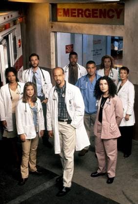 ER, (aka E.R.), from left, Gloria Reuben, Sherry Stringfield, Noah Wylie, Anthony Edwards, Eriq La Salle, George Clooney, Julianna Margulies, Alex Kingston, Laura Innes, 1994-2009 (ca. 1997 photo). ph: Paul Drinkwater TV Guide NBC courtesy Everett CollectionTSDERRR NB015 PUBLICATIONXNOTxINxCANxCHNxFRAxITAxJPNxNORxPOLxRUSxESPxUKxUSA Copyright: xx TSDERRR NB015 TSDERRR_NB015_H