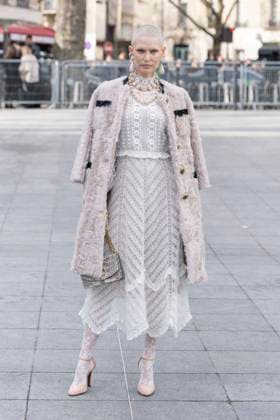 Celebrities at Valentino Fashion Show Bianca Balti Photo Call for Le Défilé Valentino Collection Prêt à Porter Automne Hiver 2025 2026 lors de la Fashion Week de Paris PFW , le 9 mars 2025 Olivier Borde Bestimage Celebrities at Valentino Fashion Show Ready to Wear Collection Fall Winter 2025 2026 during Paris Fashion Week, on march 9th 2025 Olivier Borde Bestimage  Copyright: xOLIVIERxBORDEx xBESTIMAGExOLIVIERxBORDEx xBESTIMAGEx