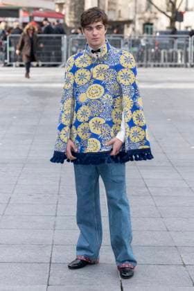 Celebrities at Valentino Fashion Show Lorenzo Zurzolo Photo Call for Le Défilé Valentino Collection Prêt à Porter Automne Hiver 2025 2026 lors de la Fashion Week de Paris PFW , le 9 mars 2025 Olivier Borde Bestimage Celebrities at Valentino Fashion Show Ready to Wear Collection Fall Winter 2025 2026 during Paris Fashion Week, on march 9th 2025 Olivier Borde Bestimage  Copyright: xOLIVIERxBORDEx xBESTIMAGExOLIVIERxBORDEx xBESTIMAGEx