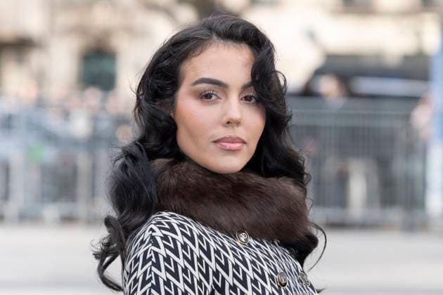 Celebrities at Valentino Fashion Show Georgina Rodríguez Photo Call for Valentino Ready to Wear Collection Fall Winter 2025 2026 during Paris Fashion Week PFW, on march 9th 2025 Olivier Borde Bestimage Celebrities at Valentino Fashion Show Ready to Wear Collection Fall Winter 2025 2026 during Paris Fashion Week, on march 9th 2025 Olivier Borde Bestimage  Copyright: xOLIVIERxBORDEx xBESTIMAGExOLIVIERxBORDEx xBESTIMAGEx