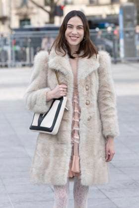 Celebrities at Valentino Fashion Show Alexa Chung Photo Call for Le Défilé Valentino Collection Prêt à Porter Automne Hiver 2025 2026 lors de la Fashion Week de Paris PFW , le 9 mars 2025 Olivier Borde Bestimage Celebrities at Valentino Fashion Show Ready to Wear Collection Fall Winter 2025 2026 during Paris Fashion Week, on march 9th 2025 Olivier Borde Bestimage  Copyright: xOLIVIERxBORDEx xBESTIMAGExOLIVIERxBORDEx xBESTIMAGEx