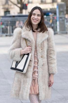 Entertainment Bilder des Tages Celebrities at Valentino Fashion Show Alexa Chung Photo Call for Le Défilé Valentino Collection Prêt à Porter Automne Hiver 2025 2026 lors de la Fashion Week de Paris PFW , le 9 mars 2025 Olivier Borde Bestimage Celebrities at Valentino Fashion Show Ready to Wear Collection Fall Winter 2025 2026 during Paris Fashion Week, on march 9th 2025 Olivier Borde Bestimage  Copyright: xOLIVIERxBORDEx xBESTIMAGExOLIVIERxBORDEx xBESTIMAGEx