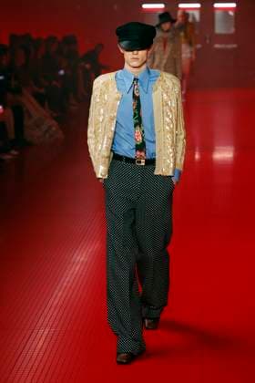 Bilder des Jahres 2025, Entertainment 03 März Entertainment Themen der Woche KW10 Entertainment Bilder des Tages Valentino Ready to wear fall winter 2025 26 Paris March 2005 Valentino Ready to wear fall winter 2025 26 Paris March 2005, Credit:Zeppelin Avalon  Copyright: xZeppelinx xAvalonx 0974101006