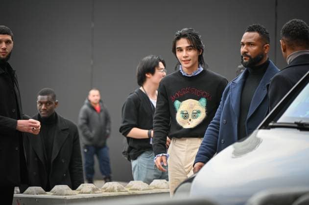 Paris Fashion Week Arrivee people au defile Valentino Arrival of celebrities at Valentino Show Fashion Week, defile Valentino pret a porter femme, Automne Hiver 2025 2026 Jeff Satur 441552 2025 03 09 France  Copyright: xBarbaraxNeymanx xStarfacex STAR_441552_044