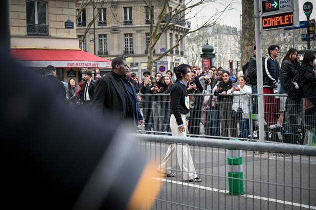 Paris Fashion Week Arrivee people au defile Valentino Arrival of celebrities at Valentino Show Fashion Week, defile Valentino pret a porter femme, Automne Hiver 2025 2026 Jeff Satur 441552 2025 03 09 France  Copyright: xBarbaraxNeymanx xStarfacex STAR_441552_057