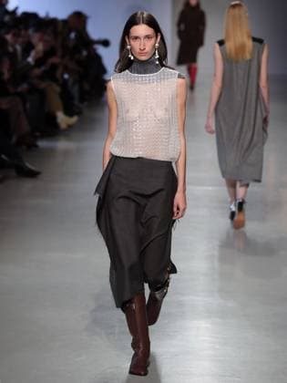 PFW - Niccolo Pasqualetti Runway A model walks the runway during the Niccolo Pasqualetti Womenswear Fall Winter 2025-2026 show as part of Paris Fashion Week at Palais De Tokyo on March 09, 2025 in Paris, France. Photo by Alain-gil Gonzalez ABACAPRESS.COM Paris France  Copyright: xGonzalezxAlain-Gil ABACAx