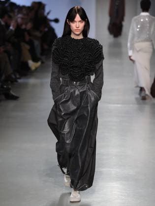 PFW - Niccolo Pasqualetti Runway A model walks the runway during the Niccolo Pasqualetti Womenswear Fall Winter 2025-2026 show as part of Paris Fashion Week at Palais De Tokyo on March 09, 2025 in Paris, France. Photo by Alain-gil Gonzalez ABACAPRESS.COM Paris France  Copyright: xGonzalezxAlain-Gil ABACAx