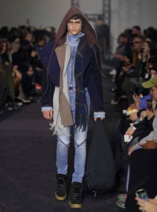 PFW - Ottolinger Runway A model walks the runway during the Ottolinger Womenswear Fall Winter 2025-2026 show as part of Paris Fashion Week at 13 rue de Santeuil on March 09, 2025 in Paris, France. Photo by Alain-gil Gonzalez ABACAPRESS.COM Paris France  Copyright: xGonzalezxAlain-Gil ABACAx