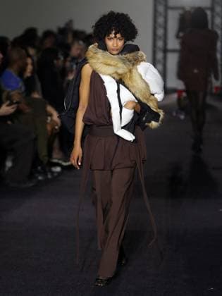 Entertainment Themen der Woche KW10 Entertainment Bilder des Tages PFW - Ottolinger Runway A model walks the runway during the Ottolinger Womenswear Fall Winter 2025-2026 show as part of Paris Fashion Week at 13 rue de Santeuil on March 09, 2025 in Paris, France. Photo by Alain-gil Gonzalez ABACAPRESS.COM Paris France  Copyright: xGonzalezxAlain-Gil ABACAx