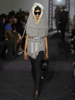 PFW - Ottolinger Runway A model walks the runway during the Ottolinger Womenswear Fall Winter 2025-2026 show as part of Paris Fashion Week at 13 rue de Santeuil on March 09, 2025 in Paris, France. Photo by Alain-gil Gonzalez ABACAPRESS.COM Paris France  Copyright: xGonzalezxAlain-Gil ABACAx