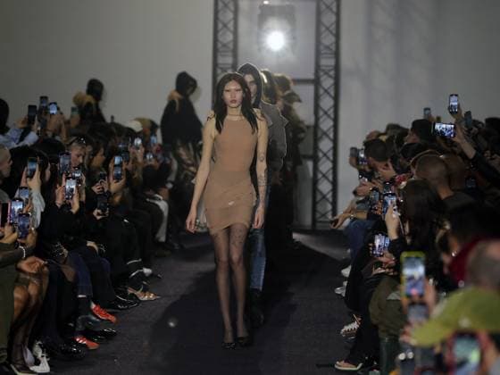 PFW - Ottolinger Runway A model walks the runway during the Ottolinger Womenswear Fall Winter 2025-2026 show as part of Paris Fashion Week at 13 rue de Santeuil on March 09, 2025 in Paris, France. Photo by Alain-gil Gonzalez ABACAPRESS.COM Paris France  Copyright: xGonzalezxAlain-Gil ABACAx