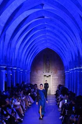 PFW Akris Runway A model walks the runway during the Akris Womenswear Fall Winter 2025-2026 show as part of Paris Fashion Week in Paris, France on March 09, 2025. Photo by Aurore Marechal ABACAPRESS.COM Paris France  Copyright: xMarechalxAurore ABACAx