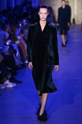 PFW Akris Runway A model walks the runway during the Akris Womenswear Fall Winter 2025-2026 show as part of Paris Fashion Week in Paris, France on March 09, 2025. Photo by Aurore Marechal ABACAPRESS.COM Paris France  Copyright: xMarechalxAurore ABACAx