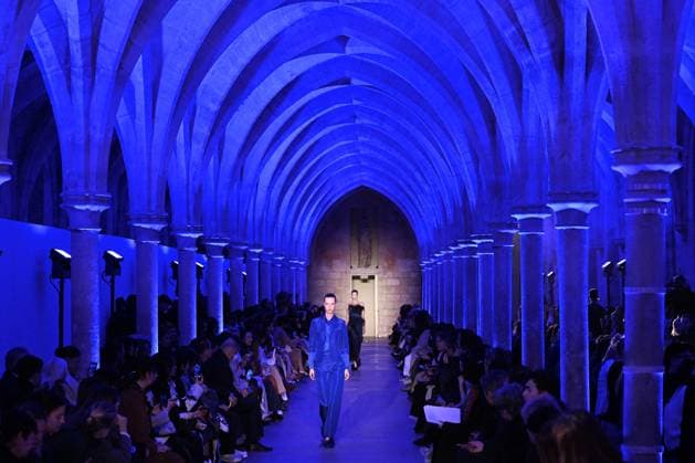 PFW Akris Runway A model walks the runway during the Akris Womenswear Fall Winter 2025-2026 show as part of Paris Fashion Week in Paris, France on March 09, 2025. Photo by Aurore Marechal ABACAPRESS.COM Paris France  Copyright: xMarechalxAurore ABACAx