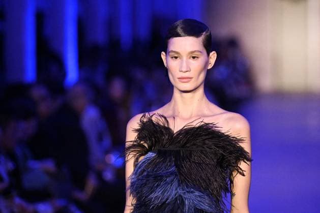 PFW Akris Runway A model walks the runway during the Akris Womenswear Fall Winter 2025-2026 show as part of Paris Fashion Week in Paris, France on March 09, 2025. Photo by Aurore Marechal ABACAPRESS.COM Paris France  Copyright: xMarechalxAurore ABACAx