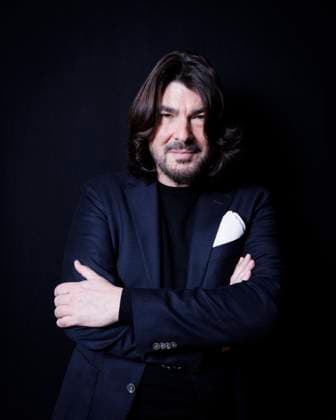 Stephane Rolland Portrait French fashion designer Stephane Rolland poses for a portrait session in Paris, France, on March 9, 2025. Photo by David Boyer ABACAPRESS.COM Paris France  Copyright: xBoyerxDavid ABACAx