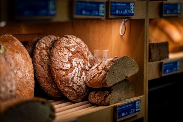 Brot in einer Auslage aufgenommen in Berlin, 22.01.2025. Berlin Deutschland *** Bread in a display taken in Berlin, 22 01 2025 Berlin Germany Copyright: xAmreixSchulzx