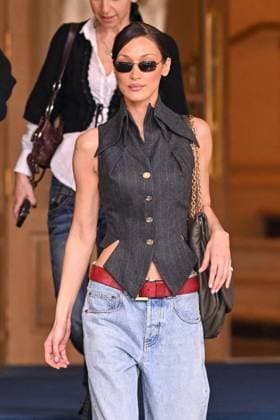 Bella Hadid à la sortie de lhôtel Ritz Paris en marge de la Fashion Weeek de Paris PFW Bella Hadid à la sortie de lhôtel Ritz Paris en marge de la Fashion Weeek de Paris PFW , in Paris, France, on March 10, 2025 Pierre Perusseau Bestimage Bella Hadid leaves the Ritz Paris hotel on the sidelines of Paris Fashion Week PFW , in Paris, France, on March 10, 2025 Paris France  Copyright: xPerusseaux-xDaxSilvax xBestimagexPerusseaux-xDaxSilvax xBestimagex