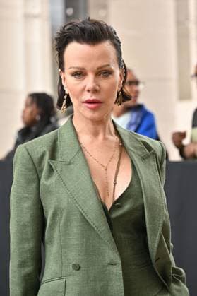 PFW Gabriela Hearst Outside Arrivals Debi Mazar arriving at Gabriela Hearst show during Paris Fashion Week in Paris, France on March 10, 2025. Photo by Julien Reynaud APS-Medias ABACAPRESS.COM Paris France  Copyright: xReynaudxJulien APS-Medias ABACAx