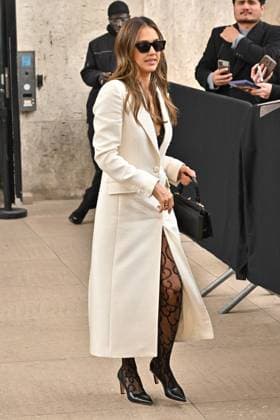 PFW Gabriela Hearst Outside Arrivals Jessica Alba arriving at Gabriela Hearst show during Paris Fashion Week in Paris, France on March 10, 2025. Photo by Julien Reynaud APS-Medias ABACAPRESS.COM Paris France  Copyright: xReynaudxJulien APS-Medias ABACAx
